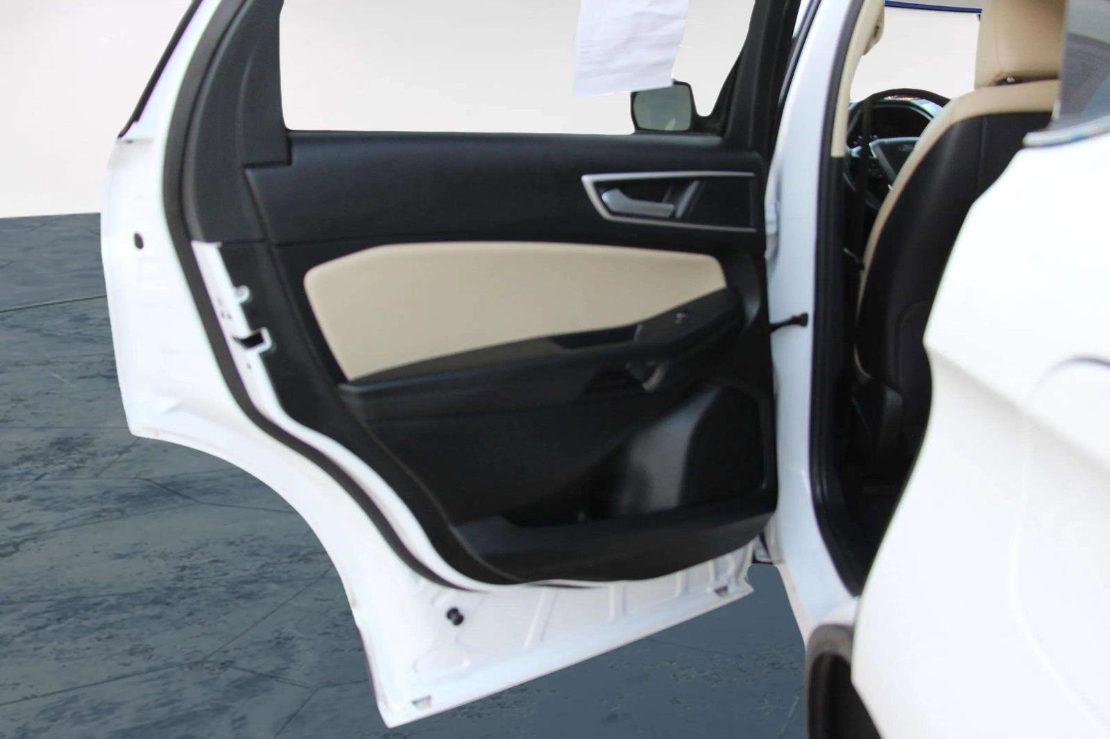 Used 2024 Ford Edge SEL image 19