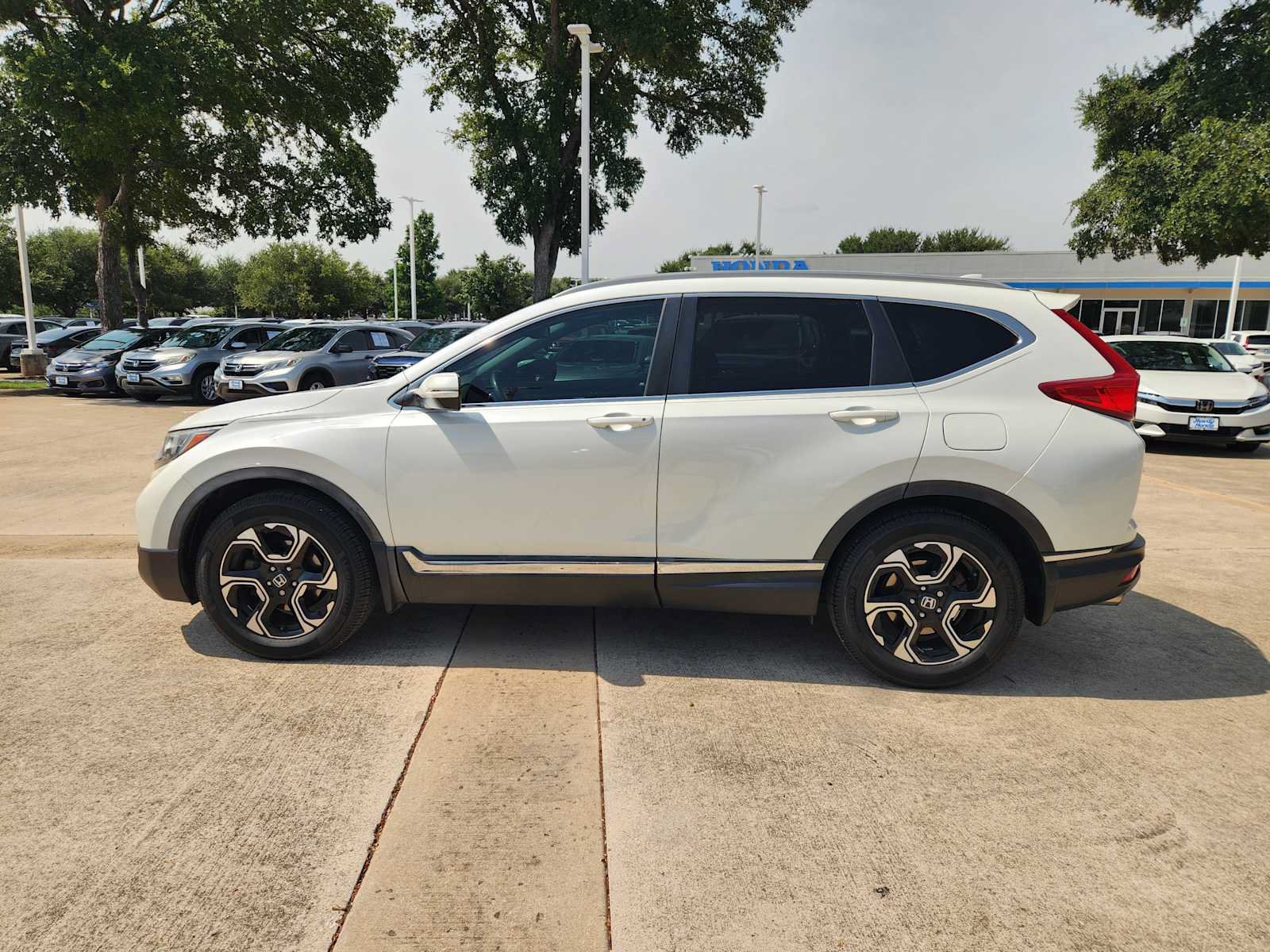 Certified 2018 Honda CR-V Touring image 4