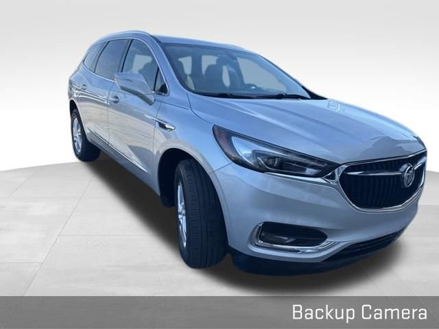 Used 2018 Buick Enclave Essence image 3