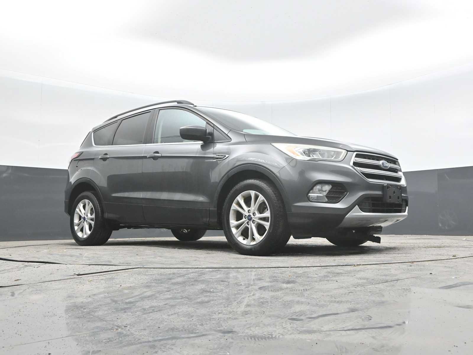 Used 2017 Ford Escape SE w/ Equipment Group 201A AWD/4WD image 28