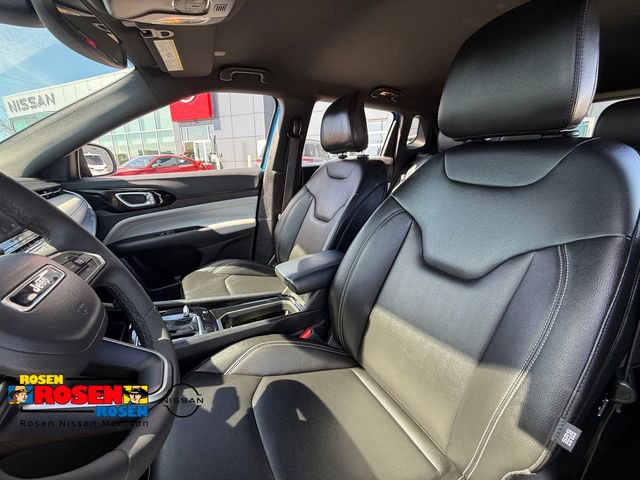 Used 2025 Jeep Compass Limited AWD/4WD image 23