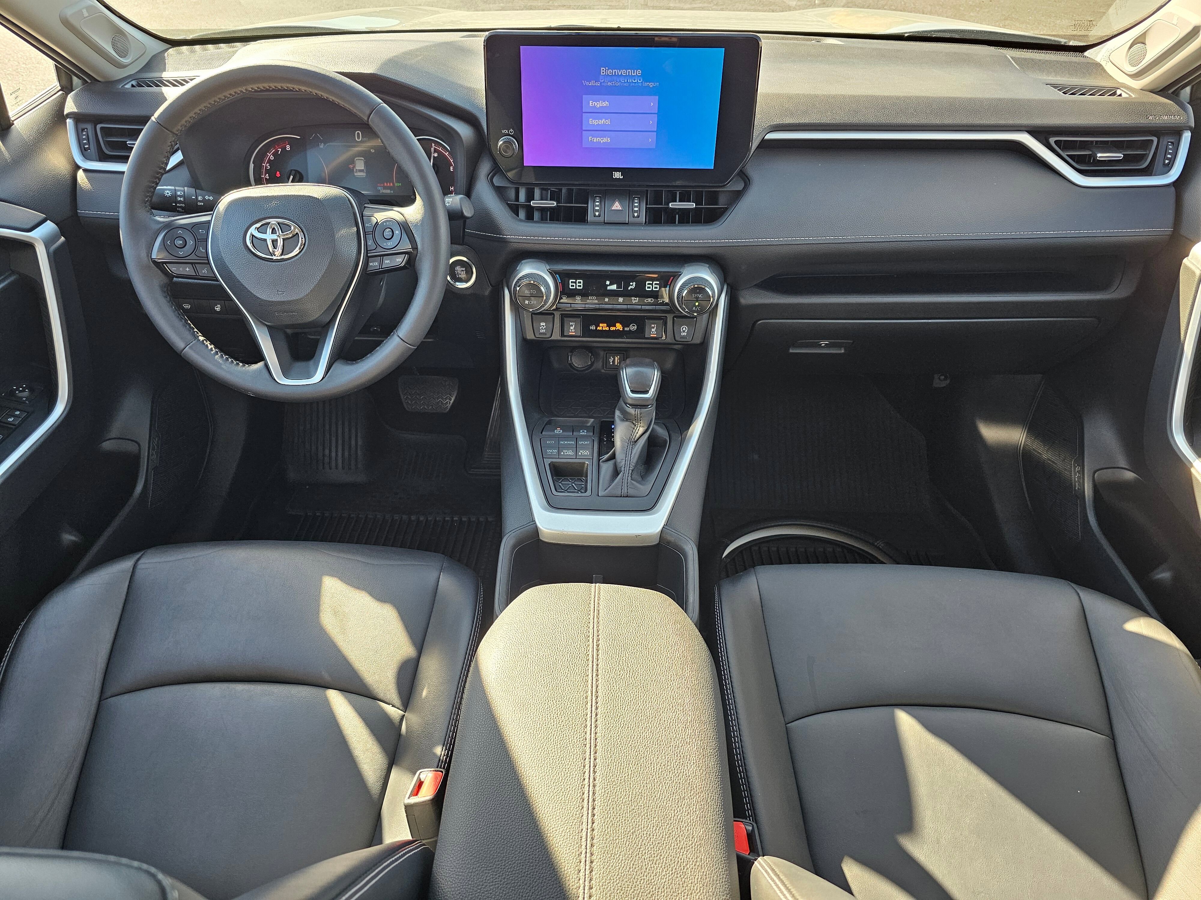 Used 2023 Toyota RAV4 XLE Premium image 10