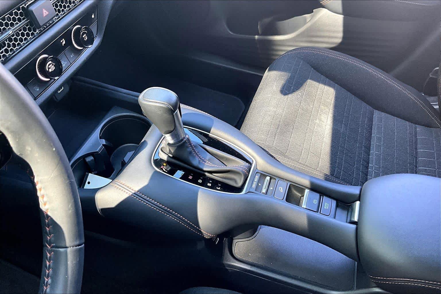 Used 2024 Honda HR-V Sport image 16