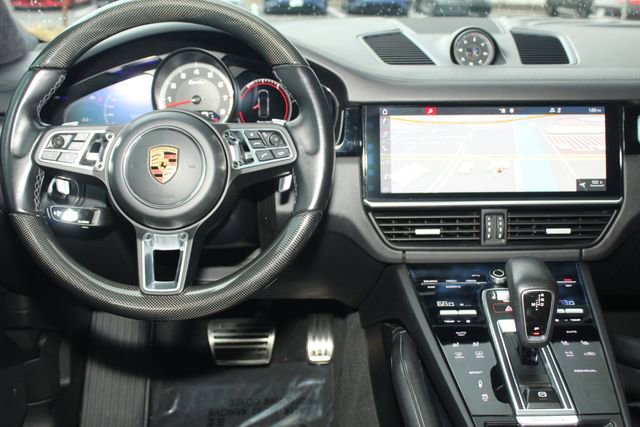 Used 2019 Porsche Cayenne Turbo image 6