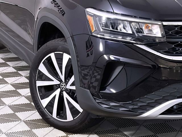 Used 2024 Volkswagen Taos SE image 10