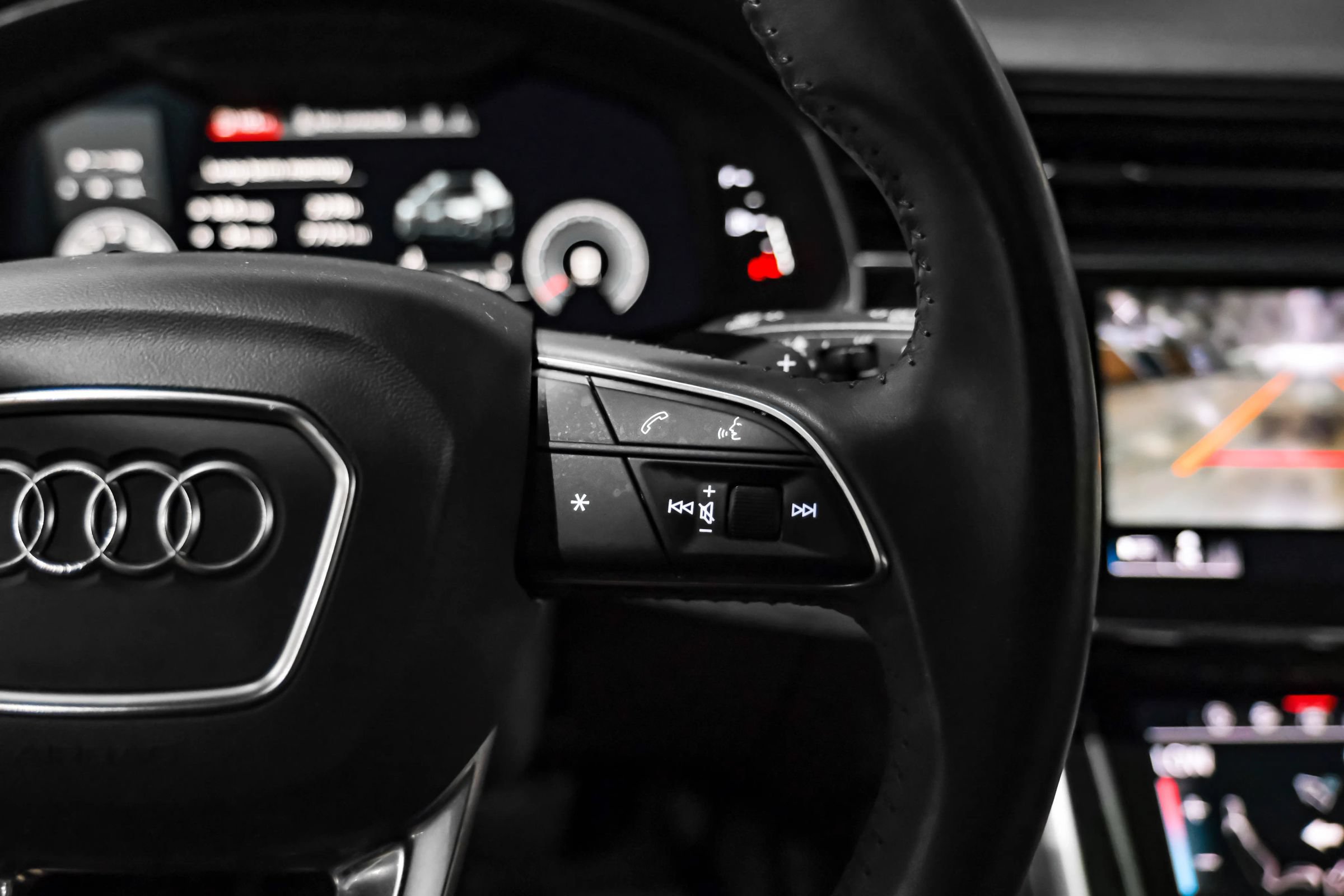 Used 2019 Audi Q8 Prestige w/ Year 1 Package AWD/4WD image 16