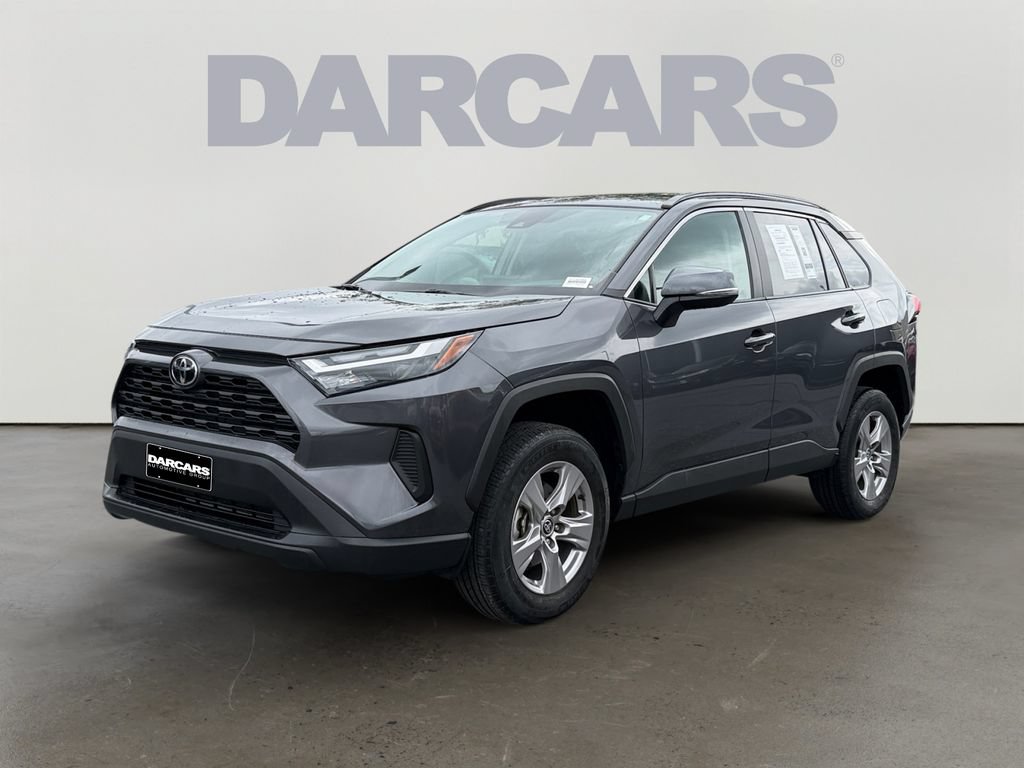 Used 2025 Toyota RAV4 XLE AWD/4WD image 3