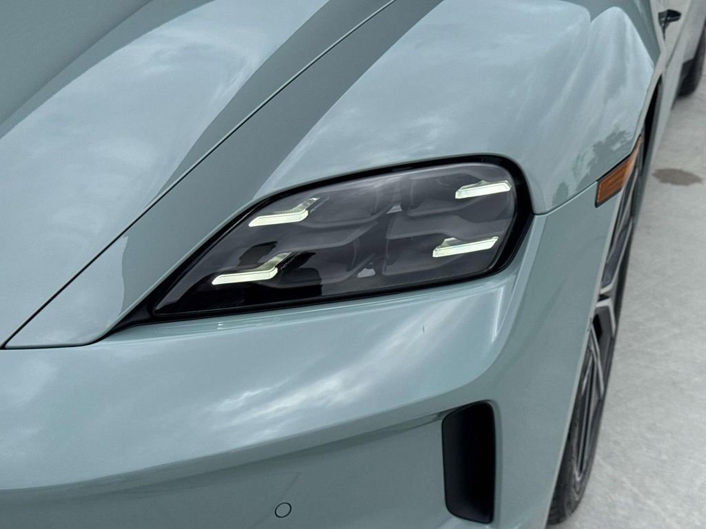 New 2026 Porsche Taycan RWD image 7
