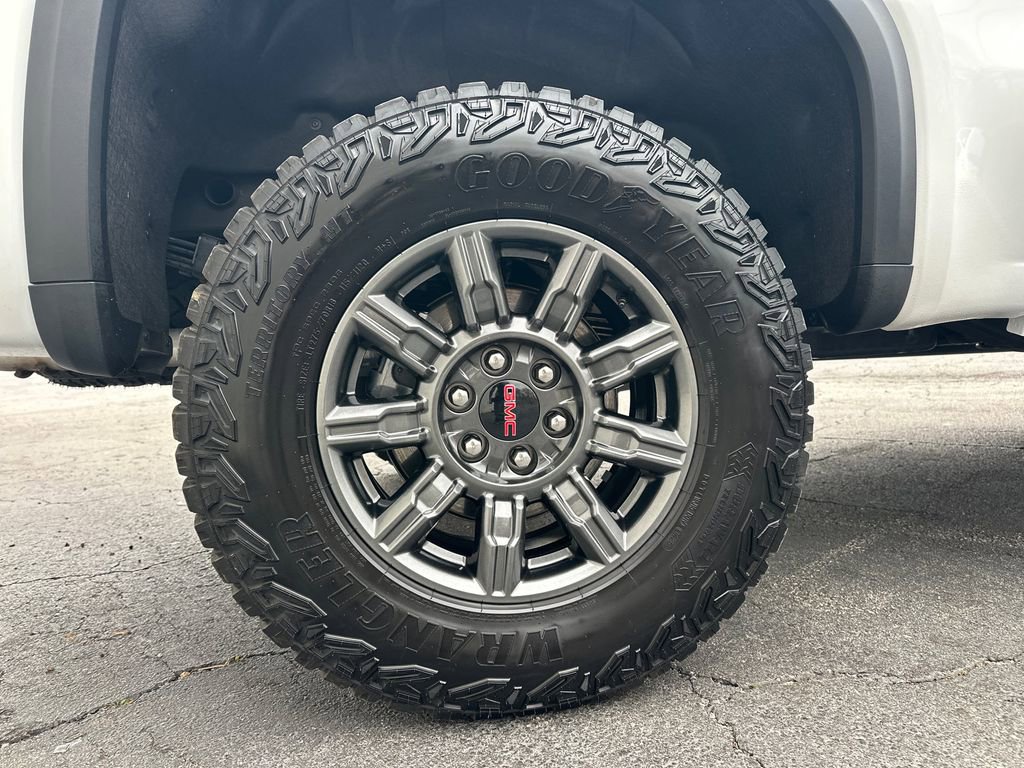 Used 2025 GMC Sierra 1500 AT4X image 18