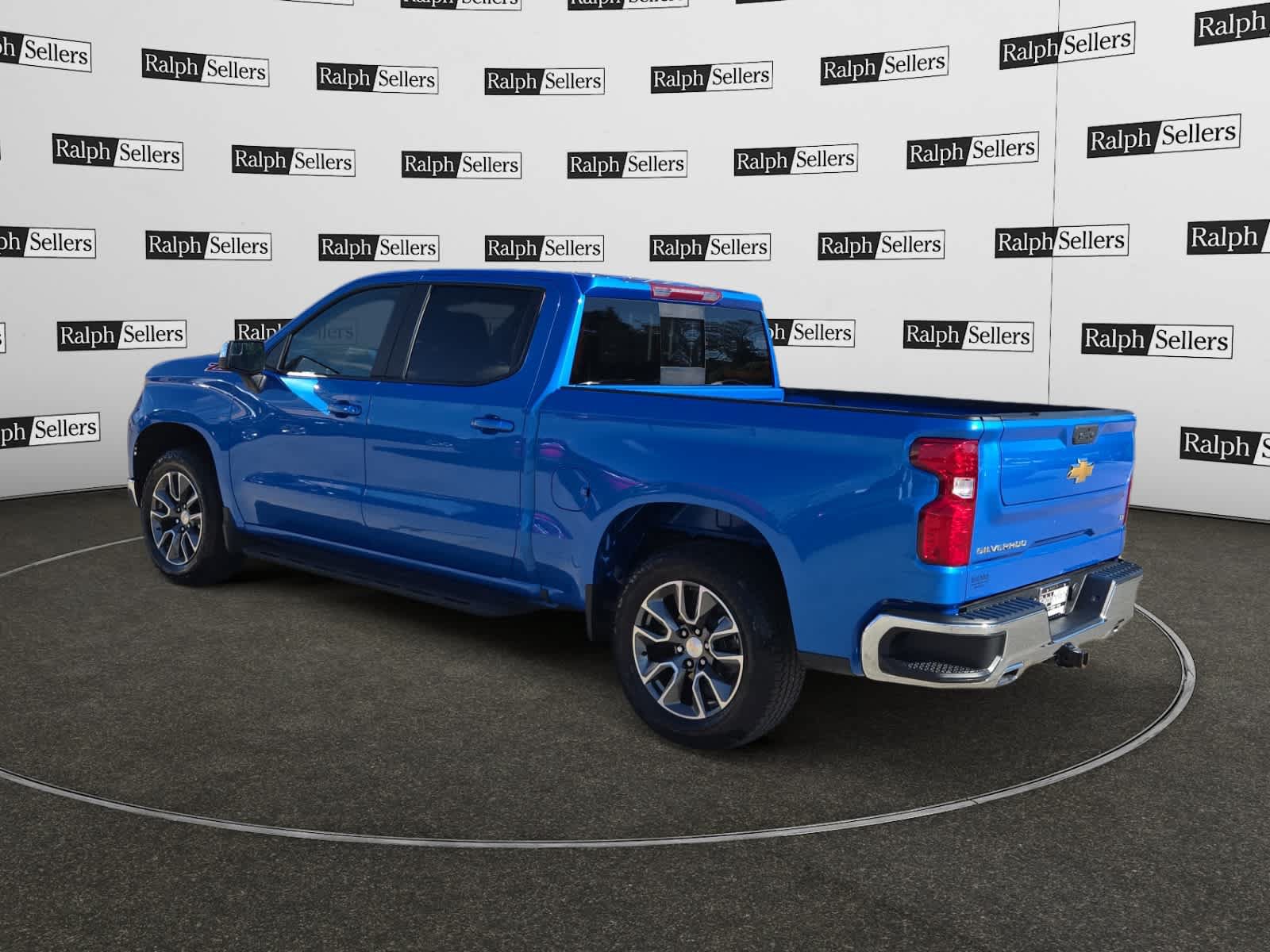 Used 2025 Chevrolet Silverado 1500 LT w/ Z71 Off-Road Package AWD/4WD image 4