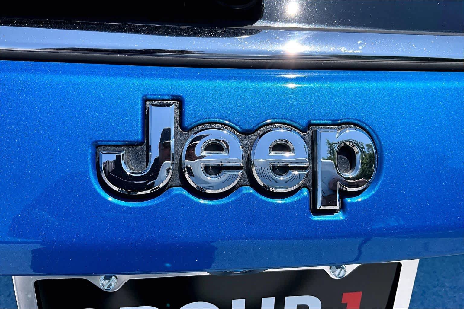 Used 2018 Jeep Compass Latitude AWD/4WD image 29