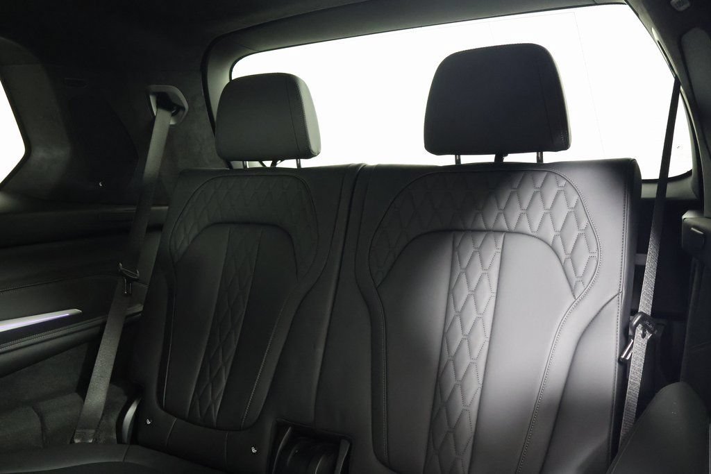 Used 2022 BMW ALPINA XB7 AWD/4WD image 12