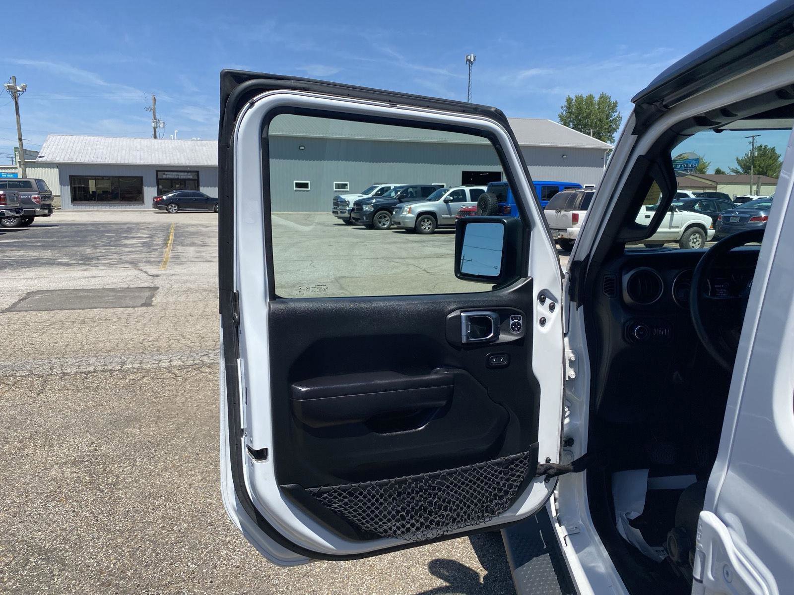 Used 2018 Jeep Wrangler Unlimited Sport S AWD/4WD image 18