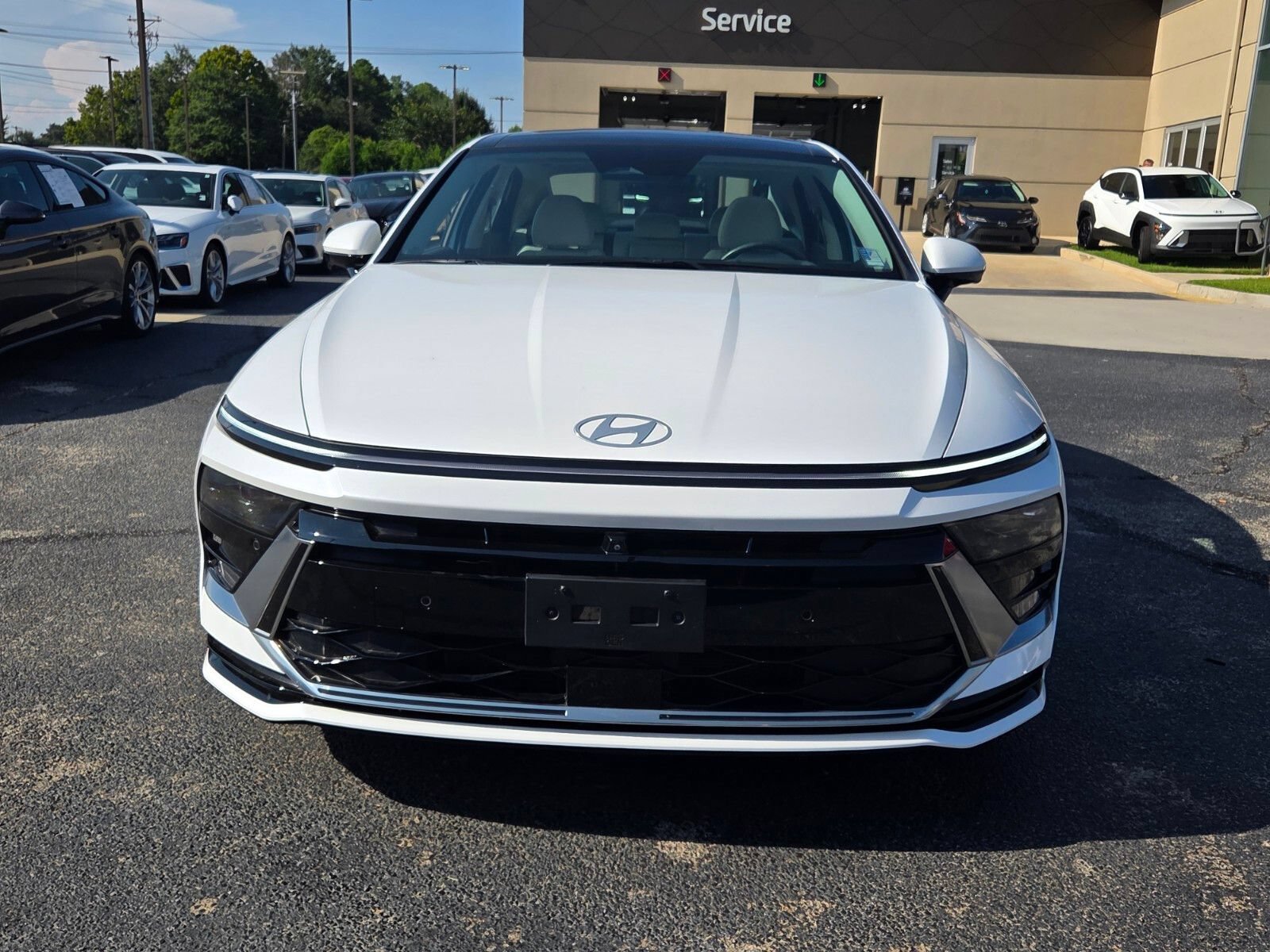 Used 2024 Hyundai Sonata Limited FWD image 2