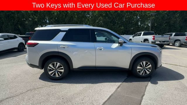 Used 2025 Nissan Pathfinder SL FWD image 9