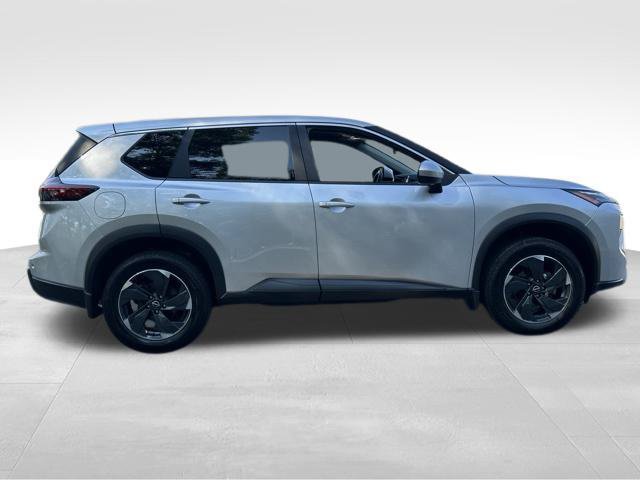 Used 2025 Nissan Rogue SV AWD/4WD image 6