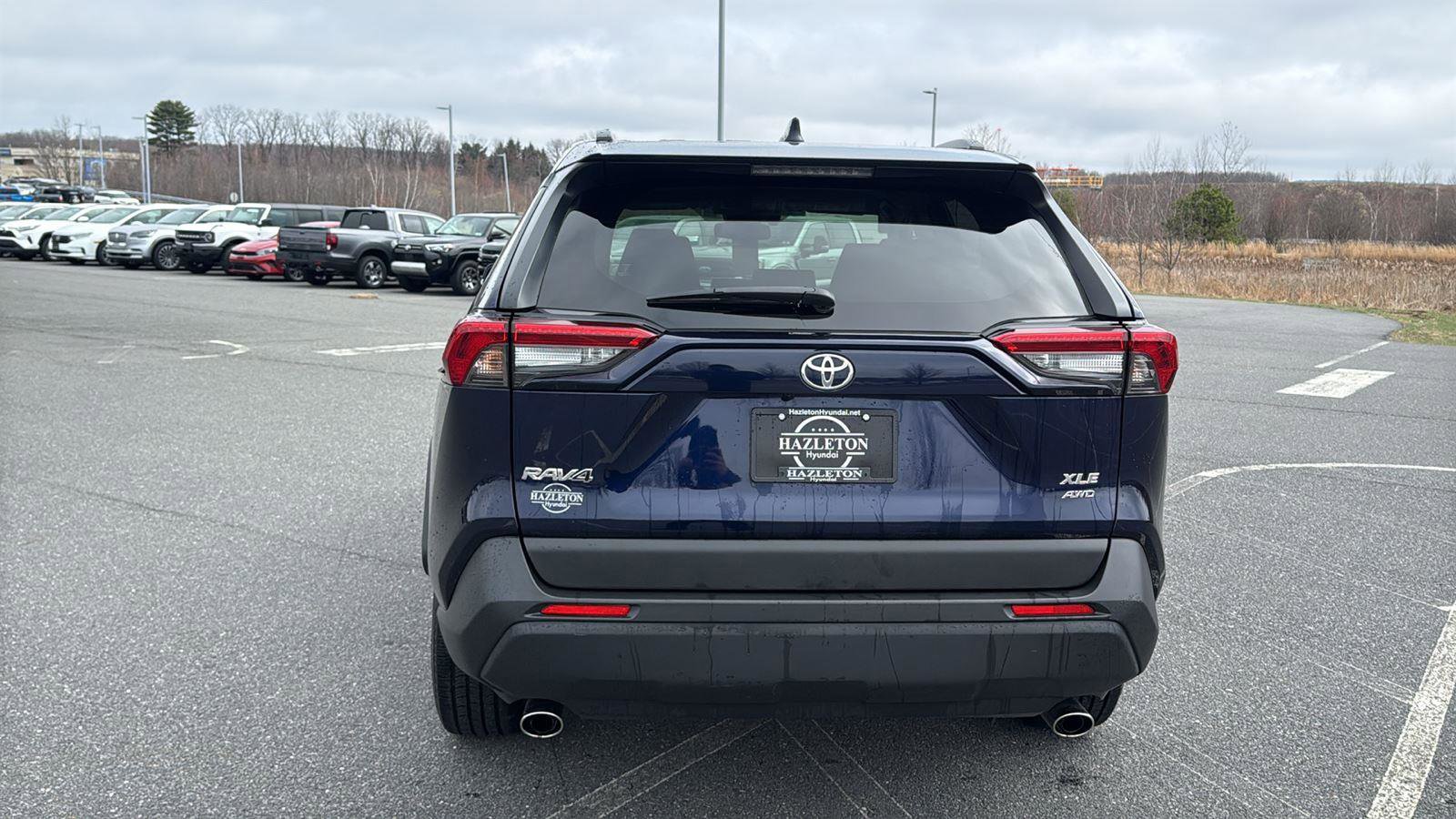 Used 2020 Toyota RAV4 XLE w/ XLE Grade Weather Package image 8