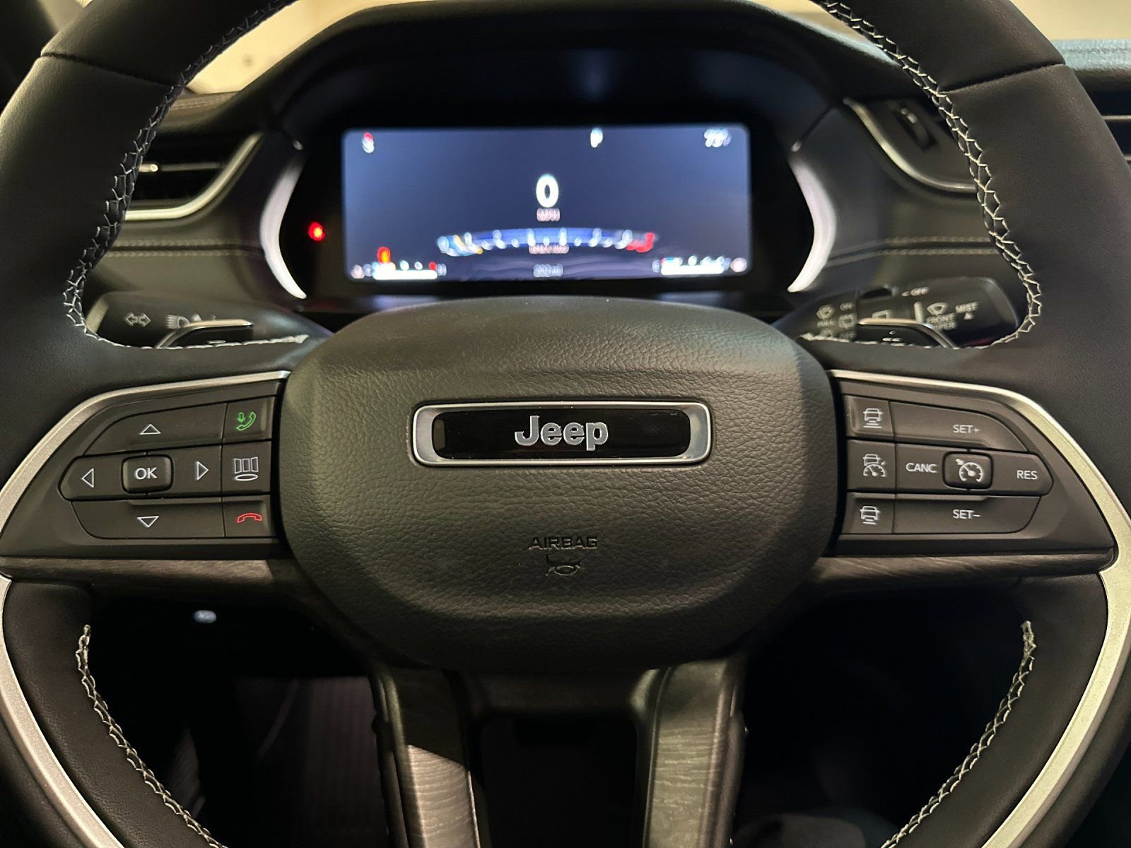 New 2025 Jeep Grand Cherokee Limited w/ Black Appearance Package image 23