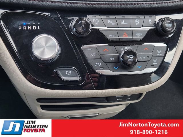 Used 2019 Chrysler Pacifica Limited w/ Tire & Wheel Group image 21