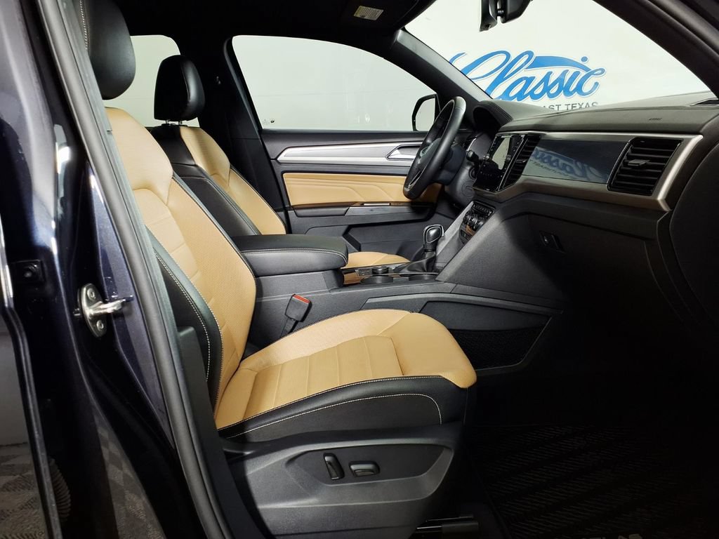 Used 2020 Volkswagen Atlas Cross Sport SEL Premium AWD/4WD image 11