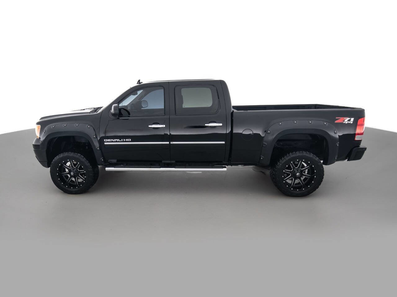 Used 2013 GMC Sierra 2500 Denali w/ Suspension Package, Off-Road AWD/4WD image 8