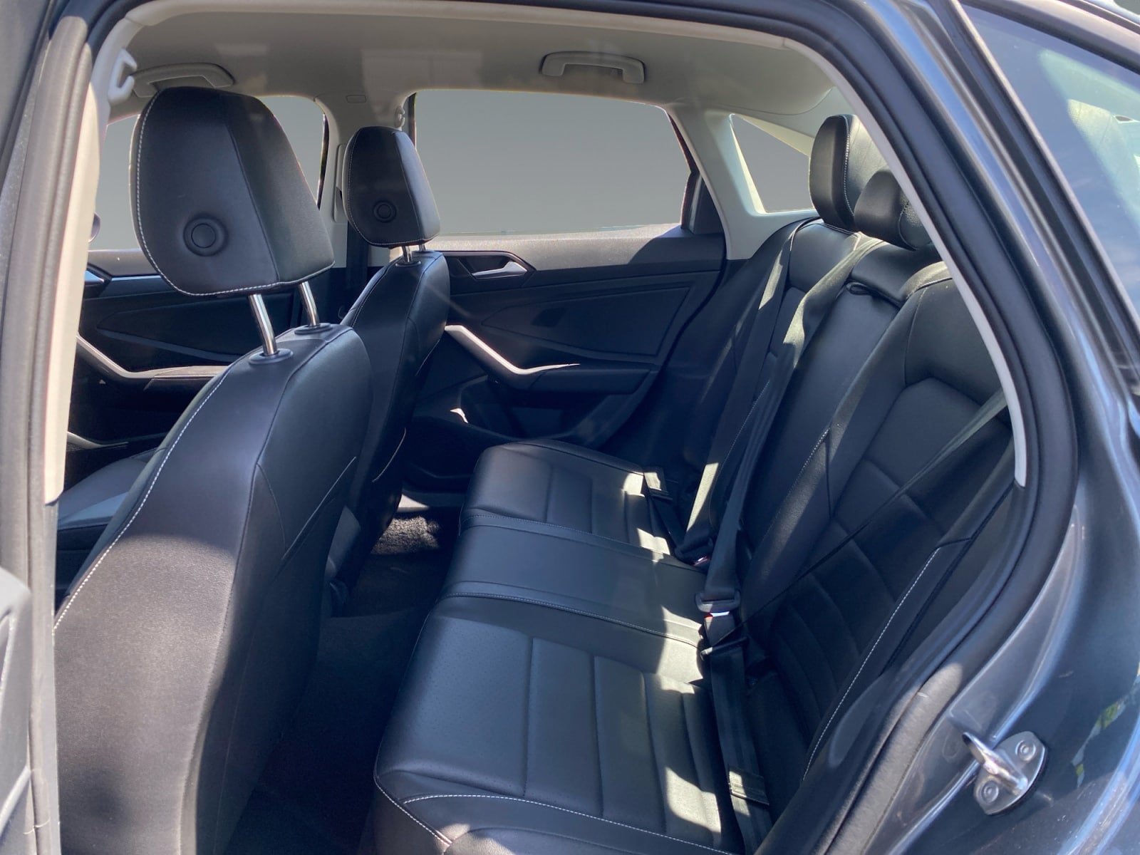 Used 2024 Volkswagen Jetta SE FWD image 13