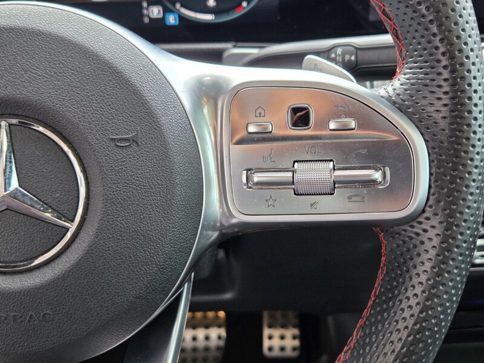 Certified 2022 Mercedes-Benz GLB 250 4MATIC image 27