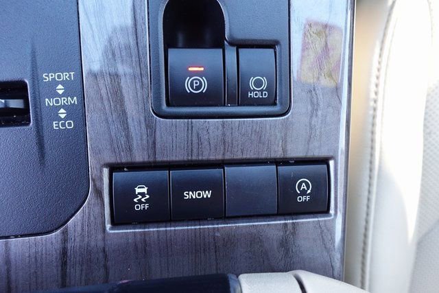 Used 2022 Toyota Highlander Limited image 25