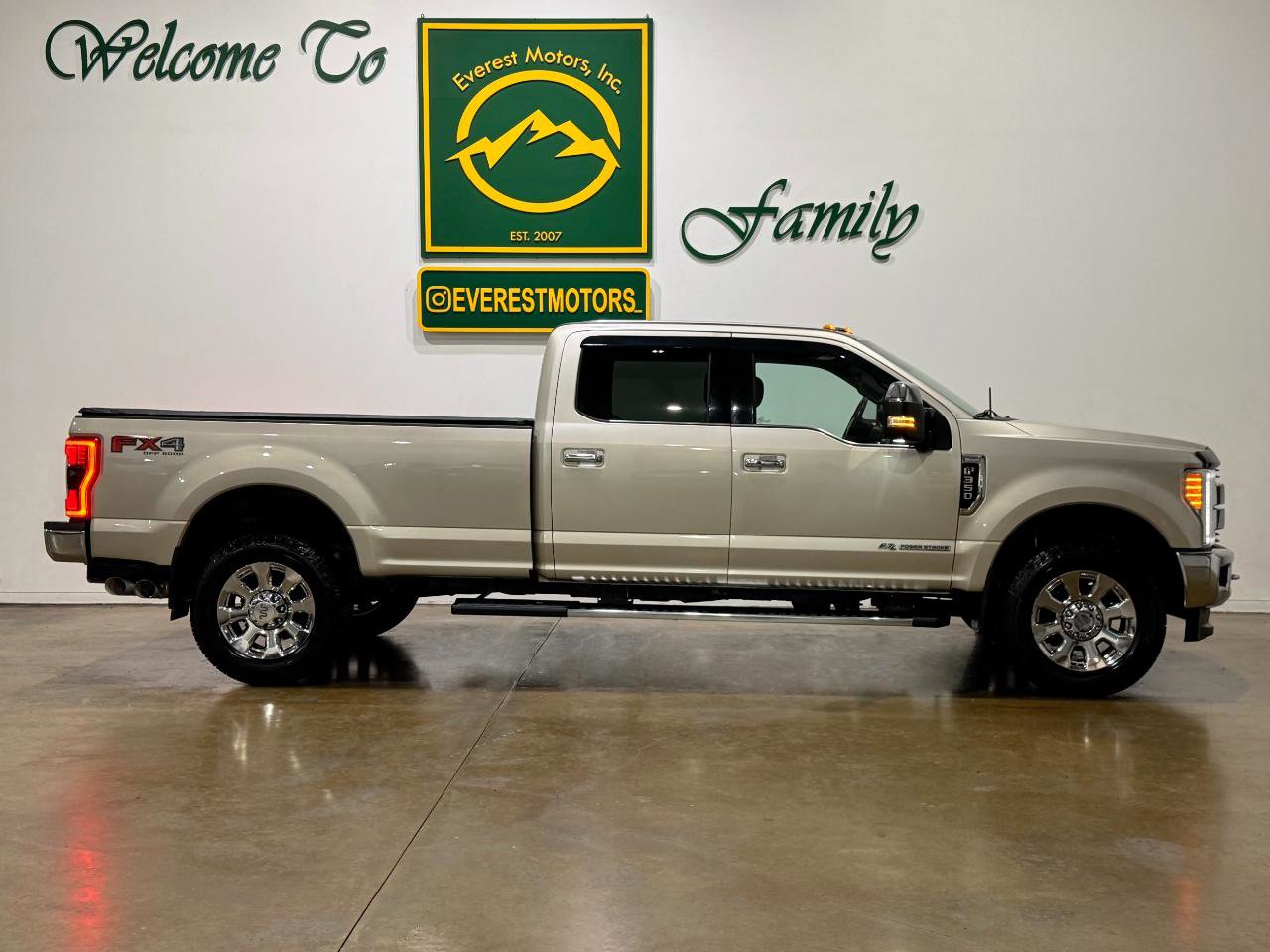 Used 2017 Ford F350 King Ranch w/ King Ranch Ultimate Package AWD/4WD image 2
