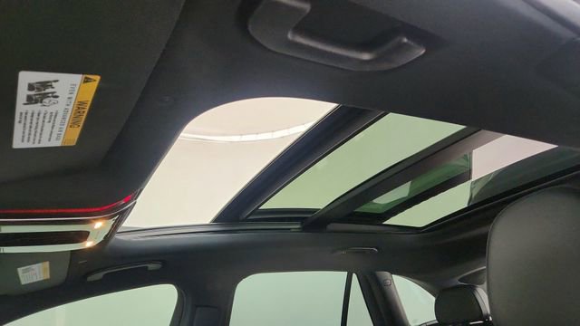 Used 2025 Mercedes-Benz GLC 350e 4MATIC image 58