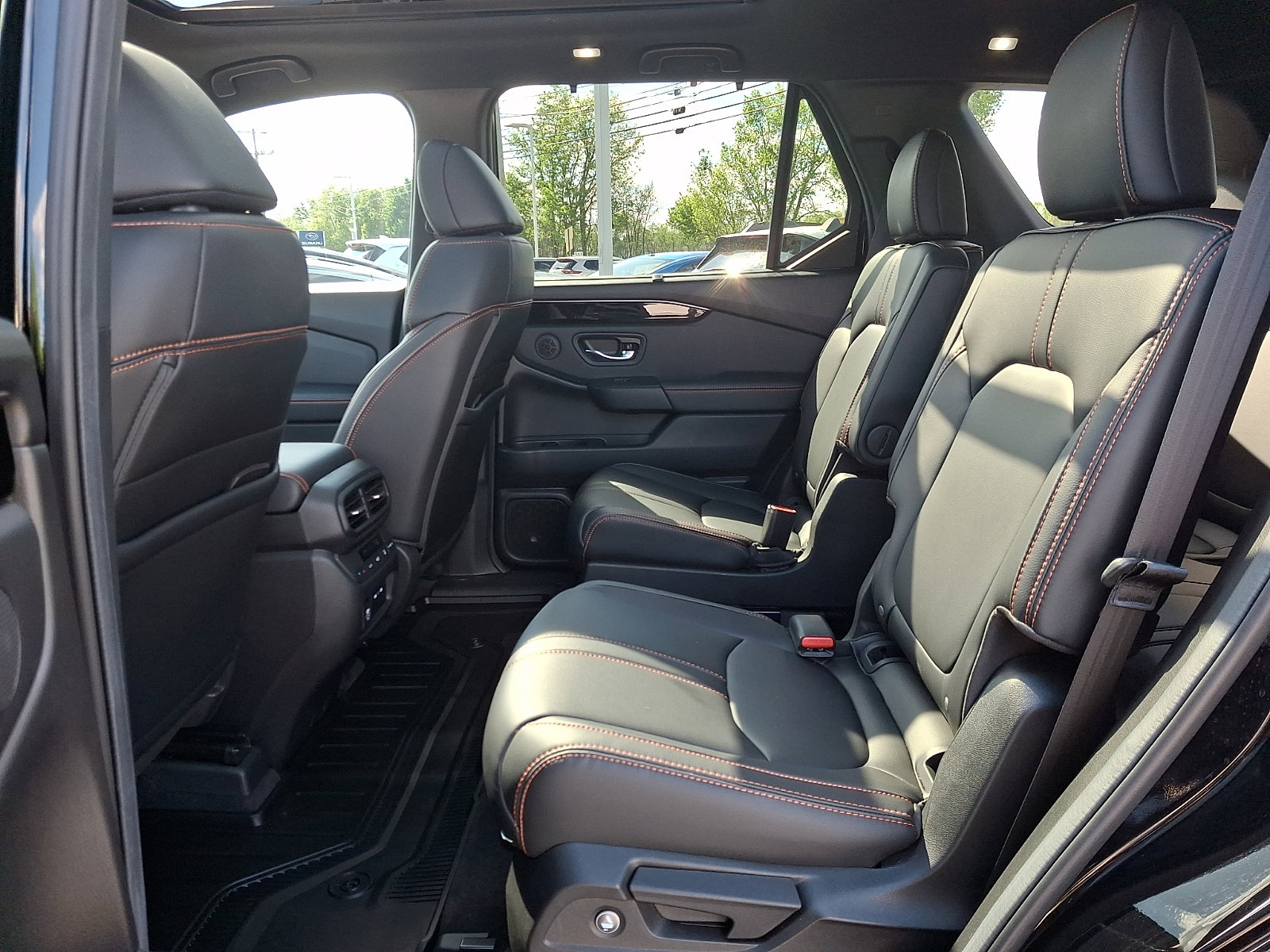 Used 2024 Honda Pilot TrailSport image 11