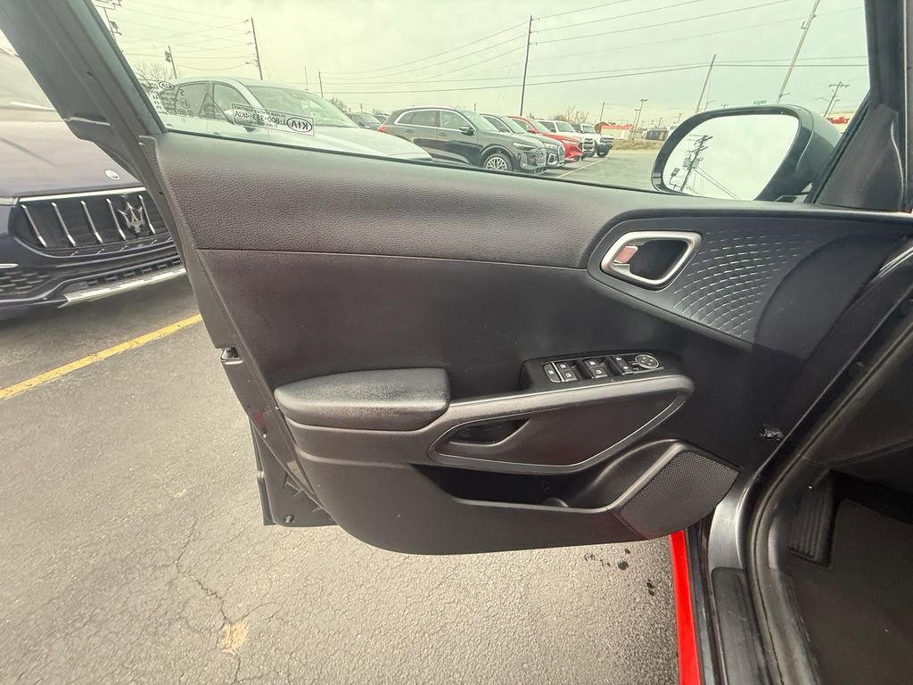 Used 2021 Kia Soul GT-Line image 11