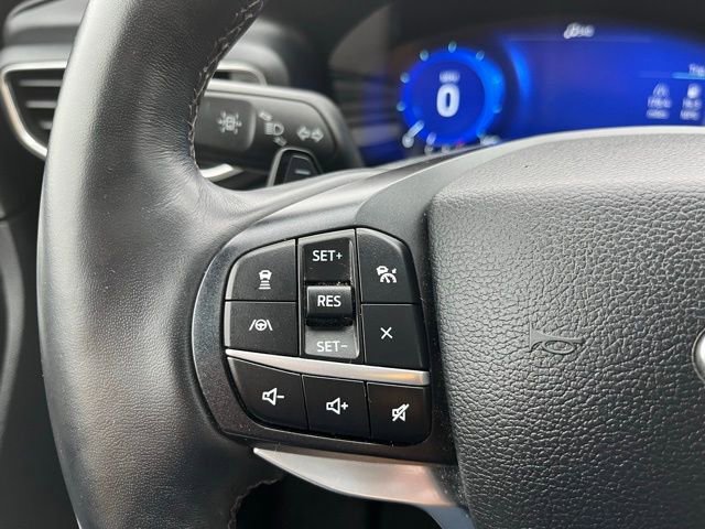 Used 2020 Ford Explorer Platinum w/ Premium Technology Package image 19