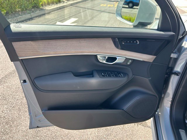 Certified 2026 Volvo XC90 B6 Plus AWD/4WD image 19