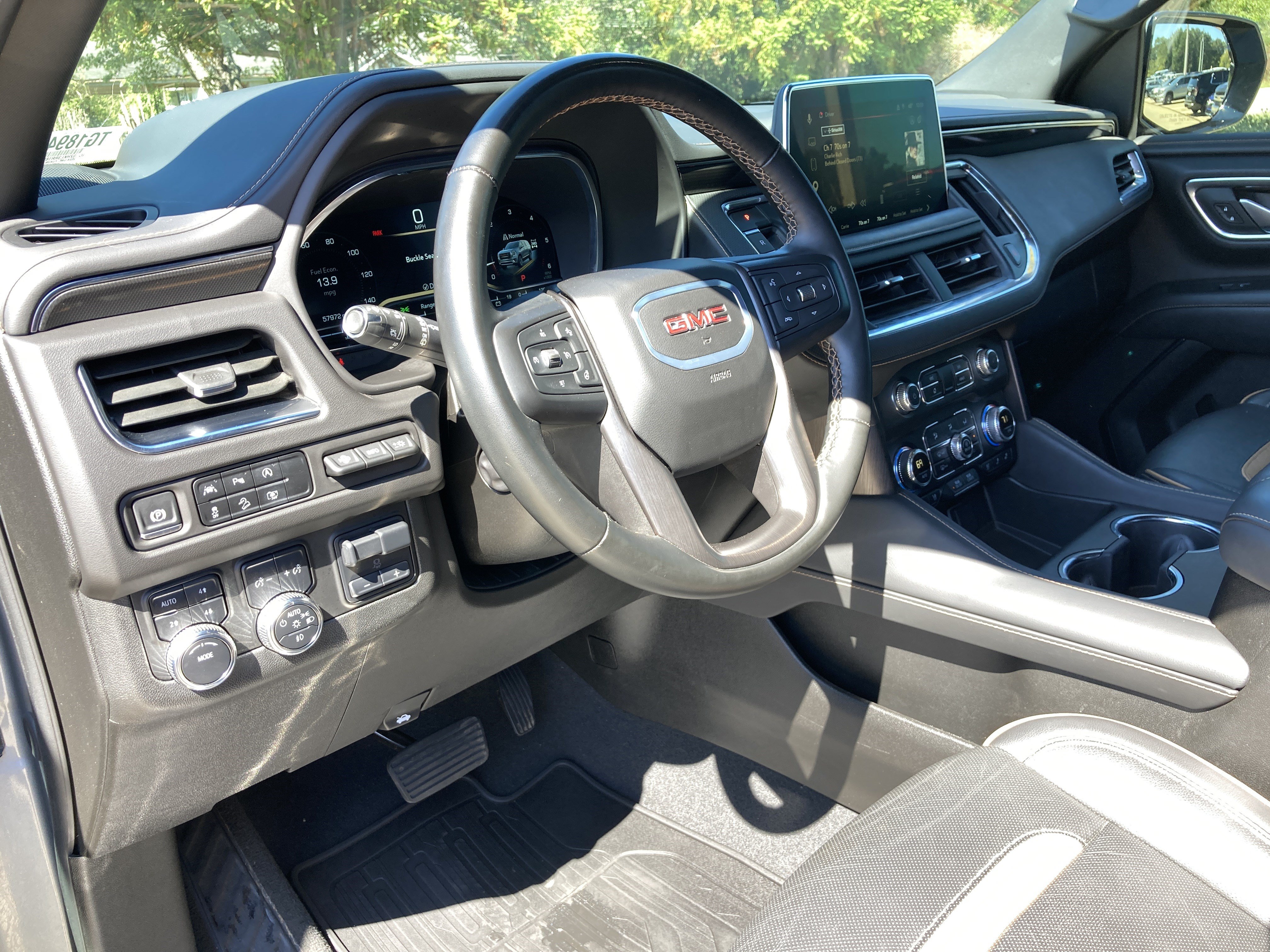 Certified 2024 GMC Yukon XL AT4 w/ Technology Package AWD/4WD image 10