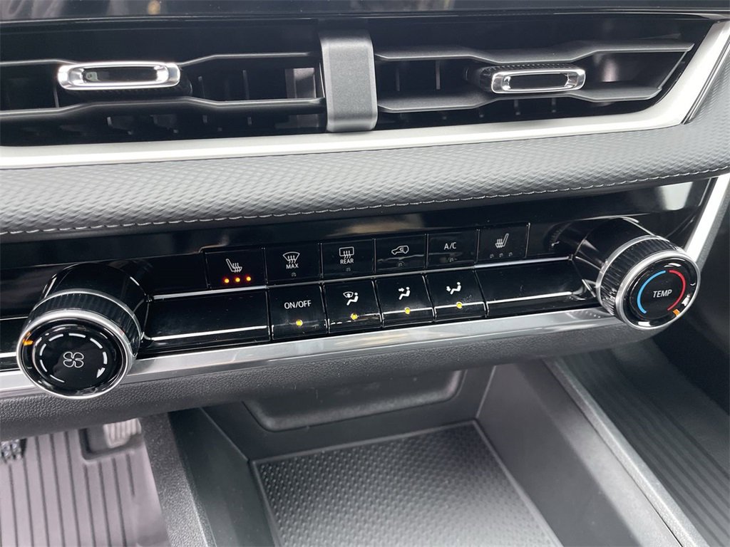 New 2026 Chevrolet Equinox LT w/ LPO, Floor Liner Package image 19