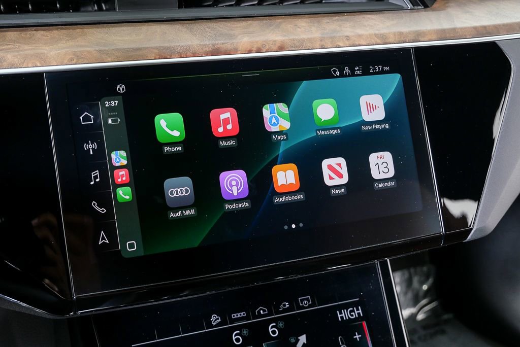 Certified 2022 Audi e-tron Premium image 15