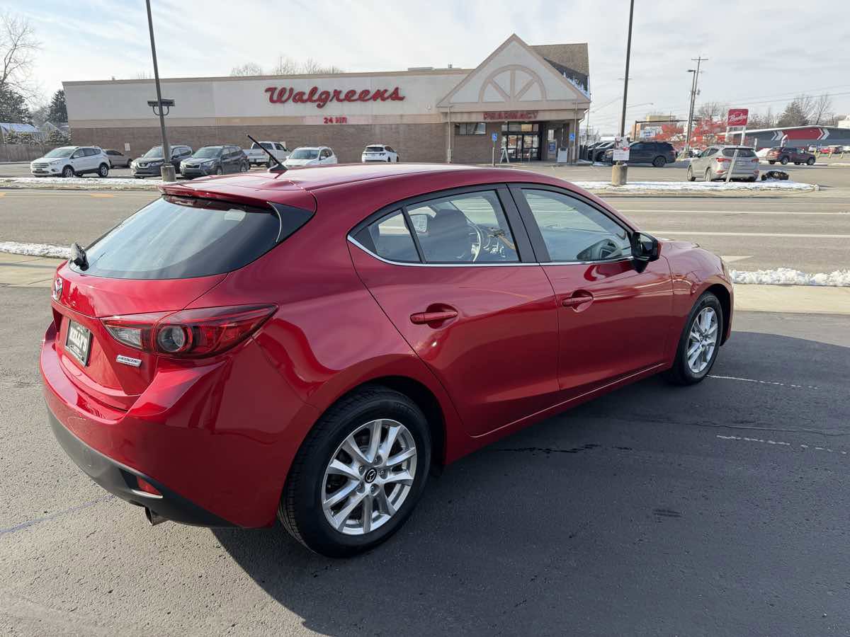 Used 2015 MAZDA MAZDA3 i Touring image 5