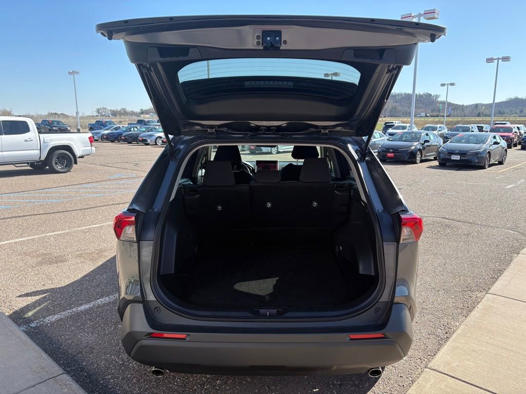 Certified 2025 Toyota RAV4 LE AWD/4WD image 4