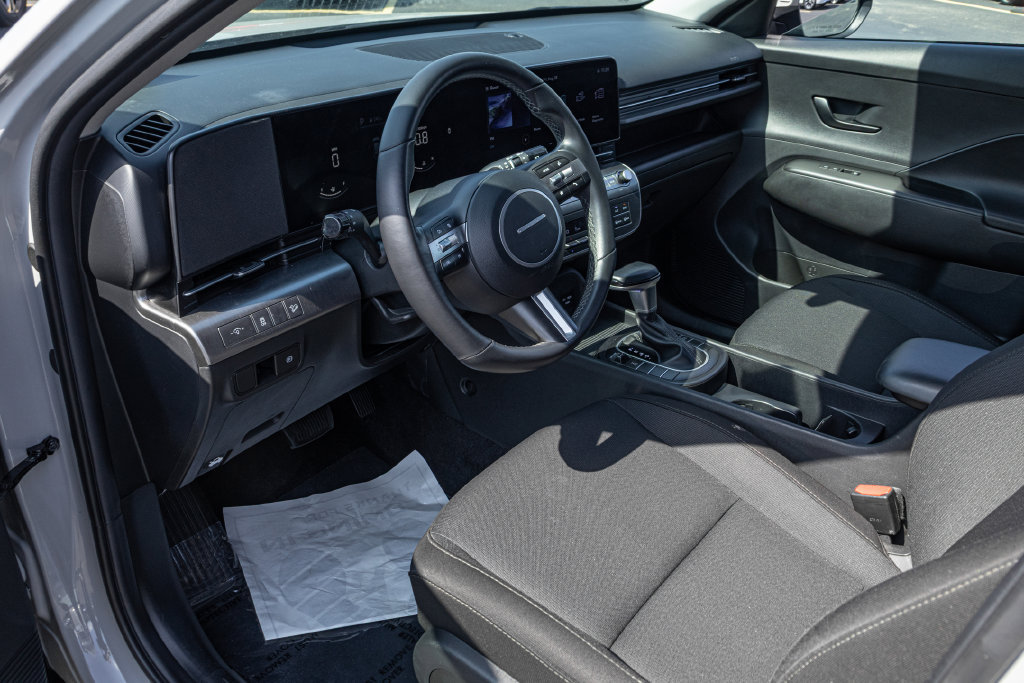 Certified 2025 Hyundai Kona SEL AWD/4WD image 15