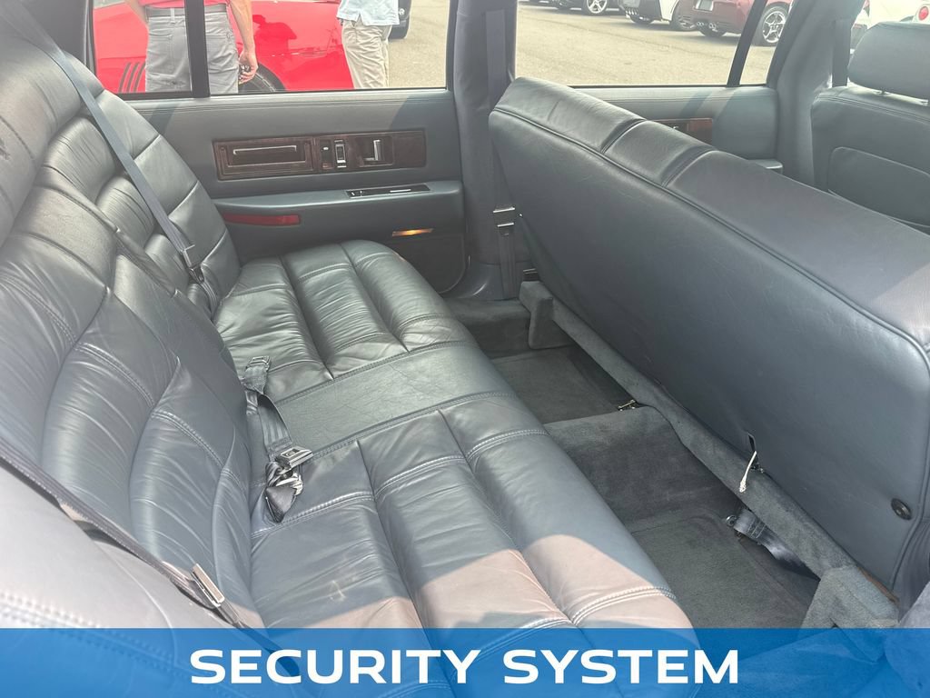 Used 1995 Cadillac Fleetwood Brougham RWD image 27