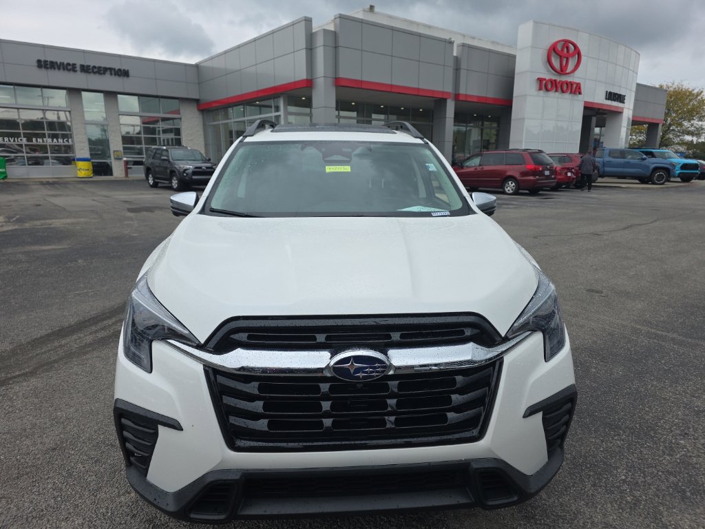 Used 2023 Subaru Ascent Limited w/ Technology Package AWD/4WD image 3