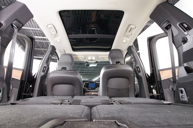 Certified 2023 Volvo XC90 B6 Plus AWD/4WD image 32