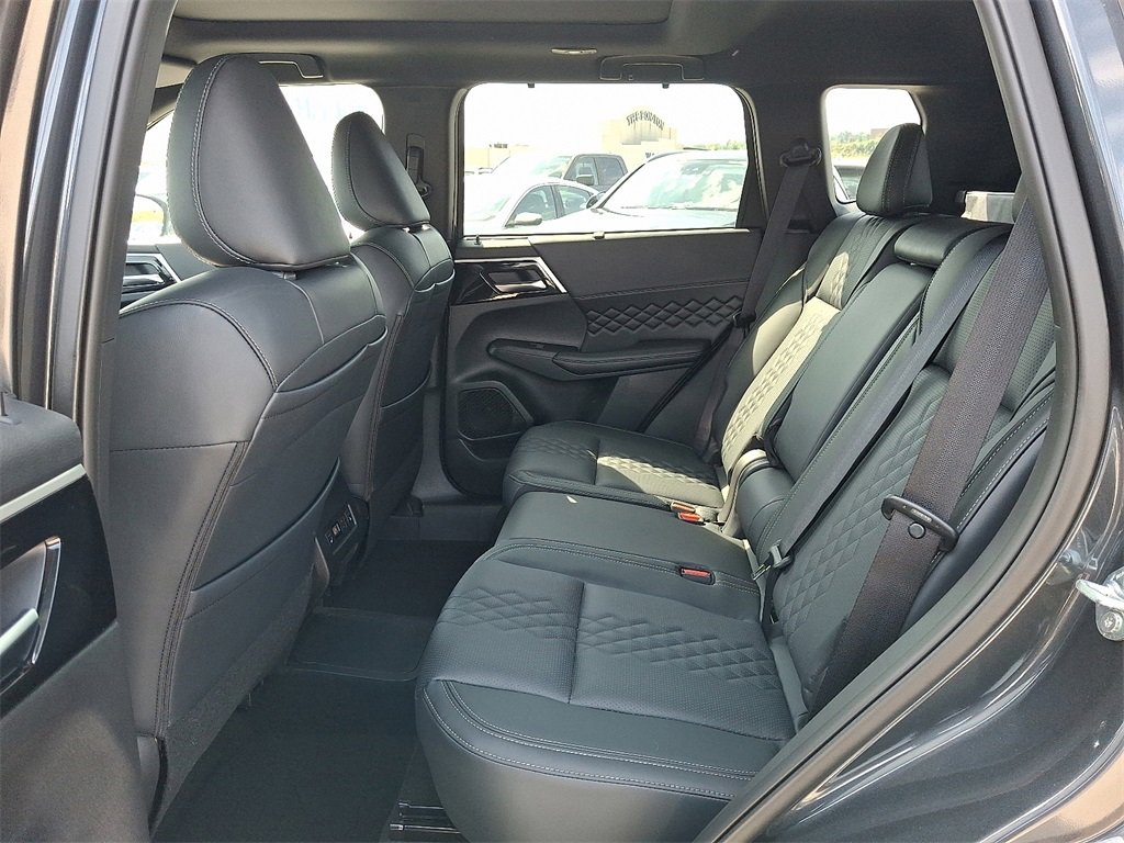 New 2025 Mitsubishi Outlander SEL Black Edition image 5