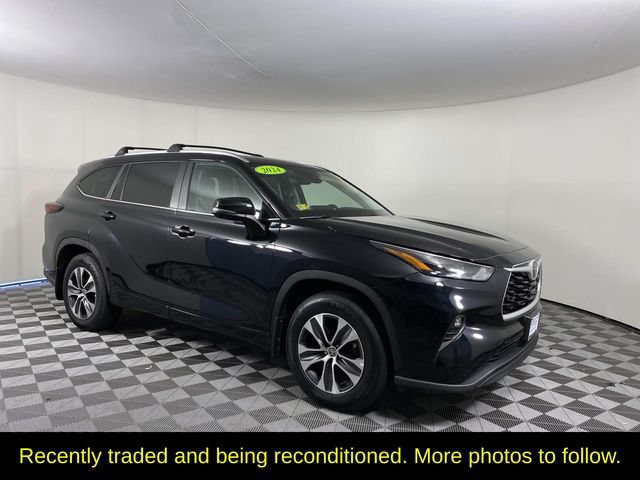 Used 2024 Toyota Highlander XLE
