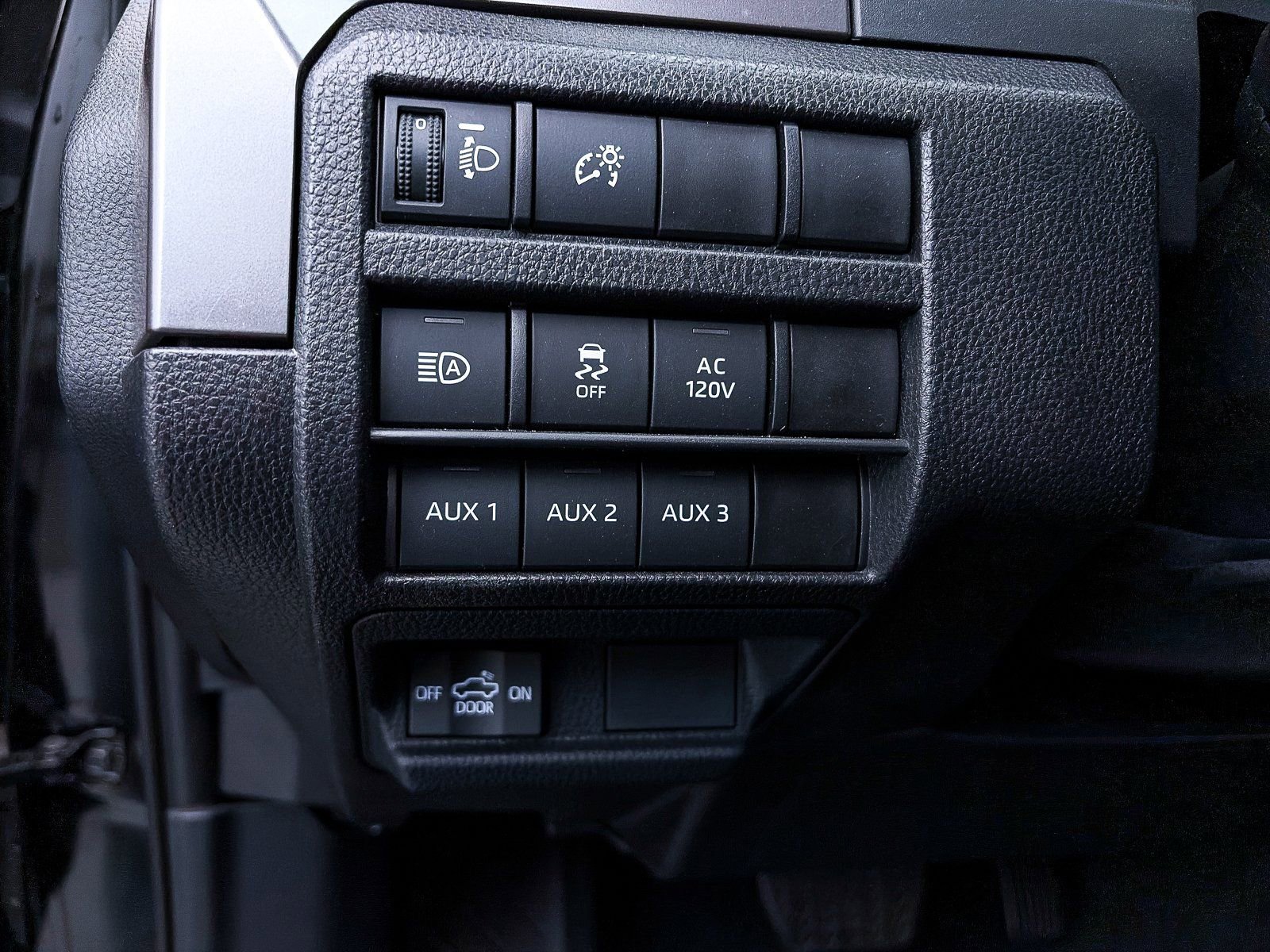 Used 2024 Toyota Tacoma TRD Off-Road w/ TRD Off Road Upgrade Package image 19