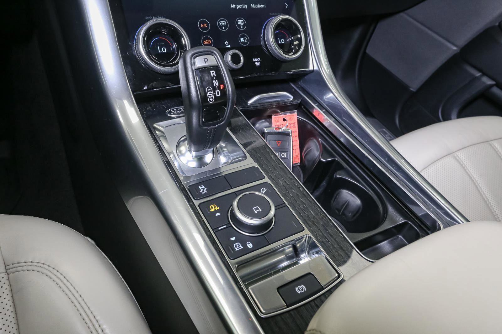 Used 2019 Land Rover Range Rover Sport HSE image 32