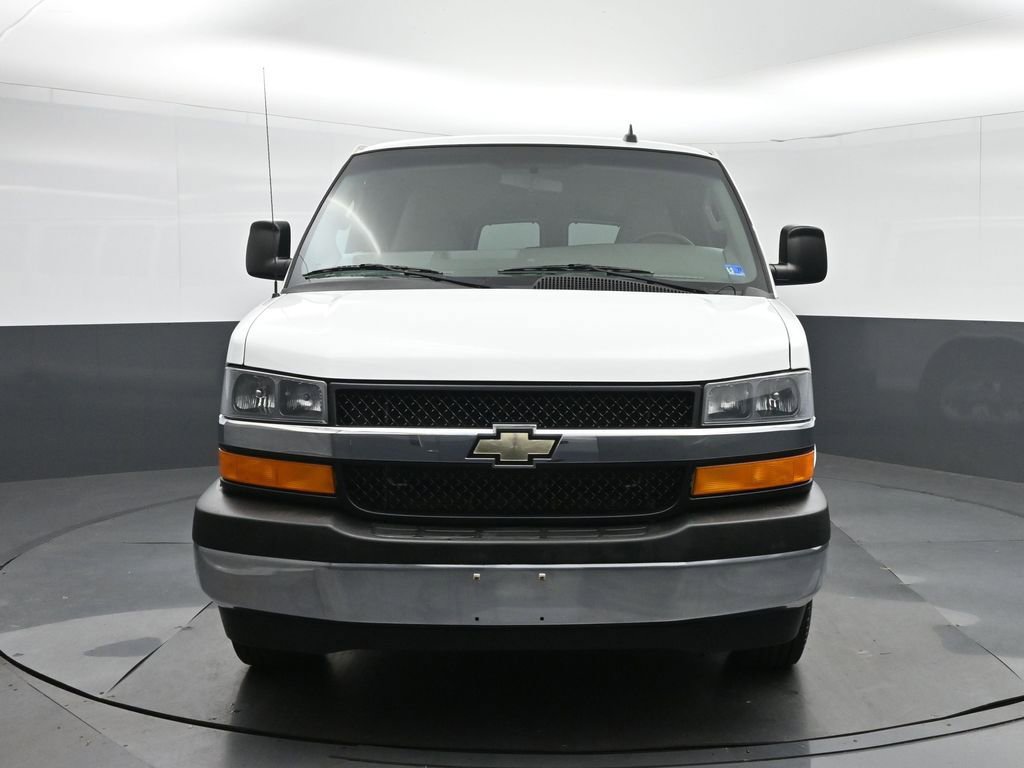 Used 2017 Chevrolet Express 3500 LT w/ LT Preferred Equipment Group RWD image 2