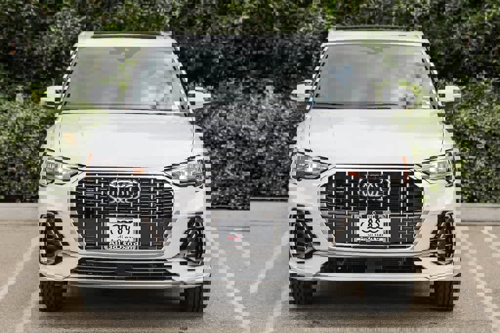 Used 2022 Audi Q3 2.0T Premium image 2