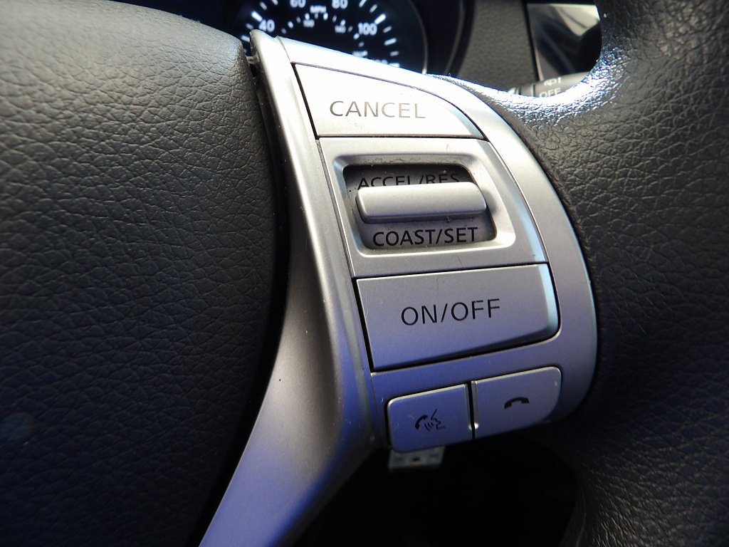 Used 2016 Nissan Rogue S FWD image 29